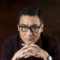 离我远一点